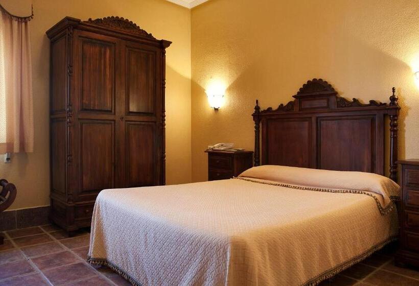 Chambre Standard, Hospederia Santiago