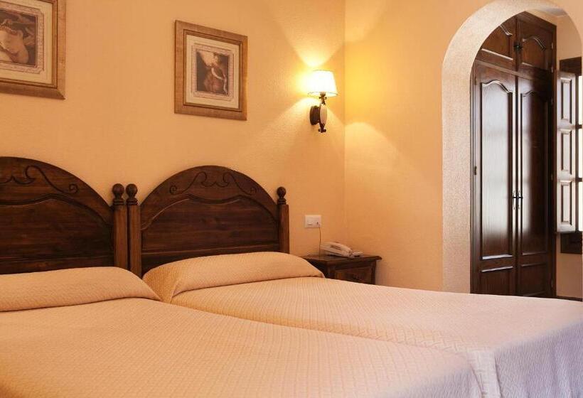 Chambre Standard, Hospederia Santiago