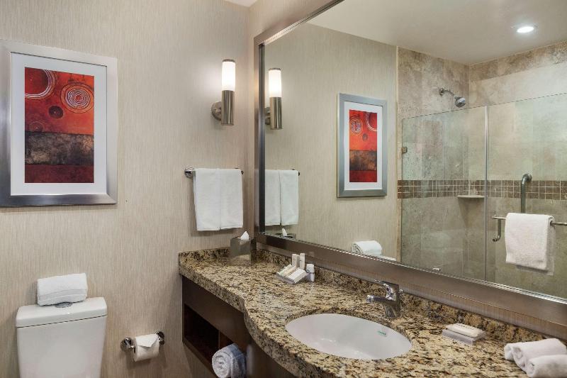 اتاق استاندارد با تراس, Hilton Garden Inn Queretaro
