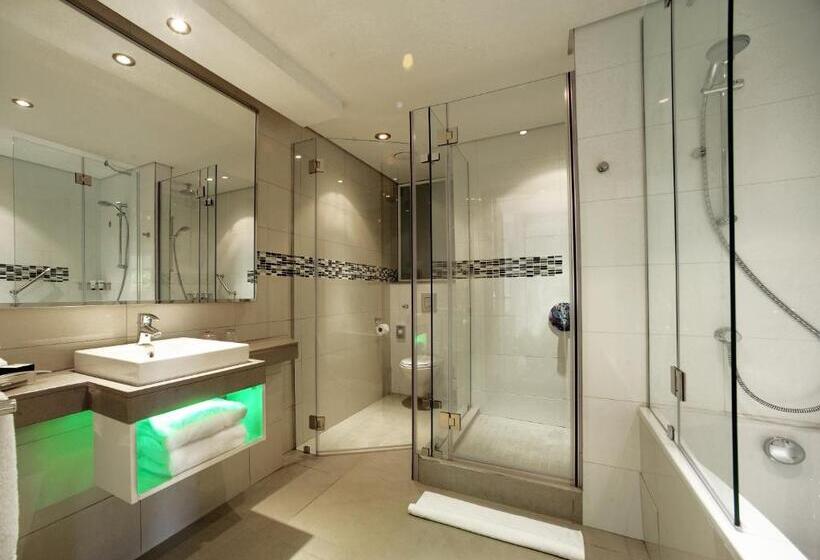 Standard Room Adapted for people with reduced mobility, Holiday Inn Mauritius Mon Trésor