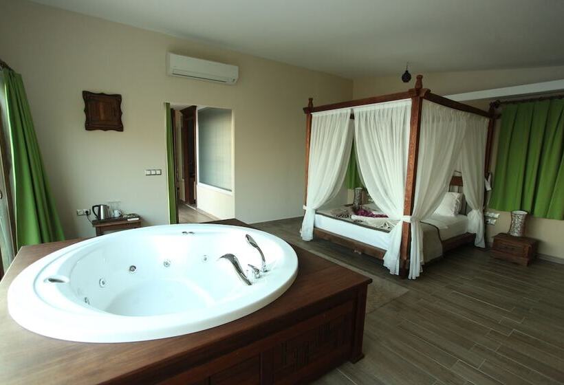 Deluxe Suite Sea View, Lissiya