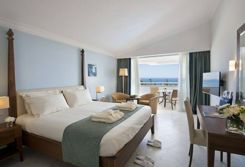 اتاق سوپریور با چشم‌انداز دریا, Olympic Lagoon Resort Paphos