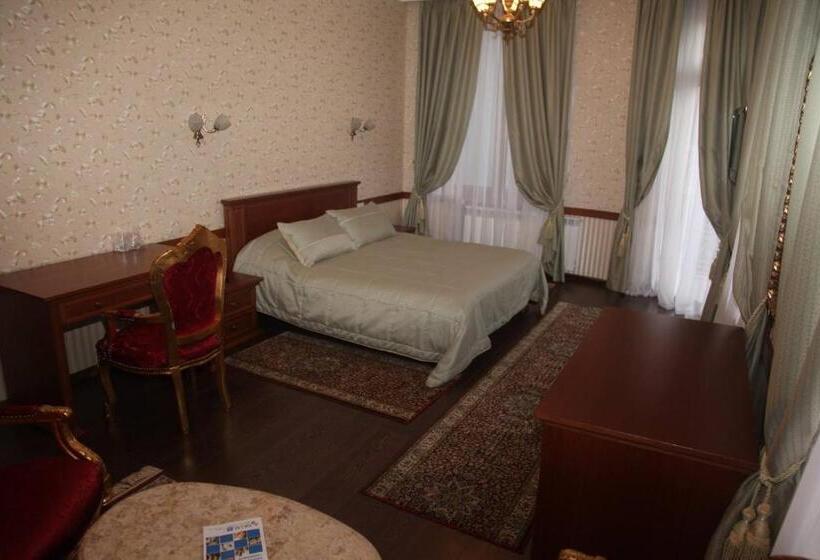 سوییت اجرایی, Vila Sigal Pogradec