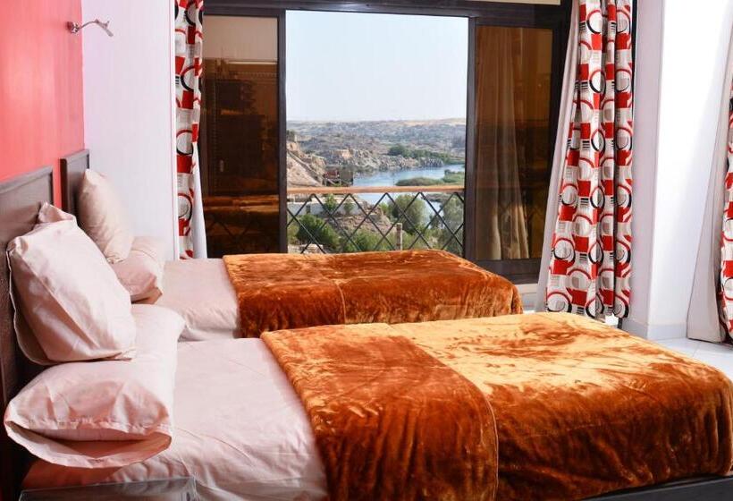 اتاق لوکس با بالکن و چشم‌انداز دریا, Aswan Nile Palace