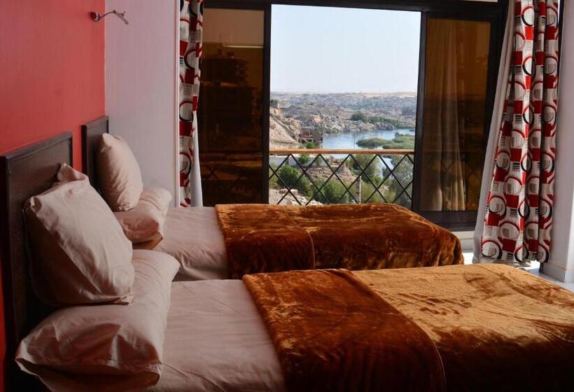 اتاق لوکس با بالکن و چشم‌انداز دریا, Aswan Nile Palace
