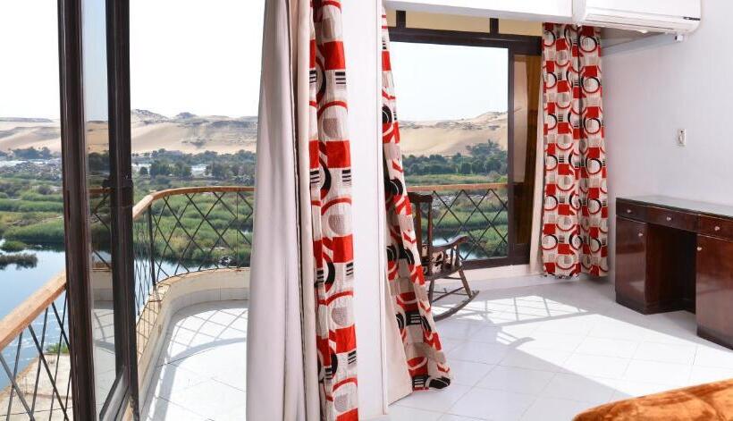 اتاق لوکس با بالکن و چشم‌انداز دریا, Aswan Nile Palace