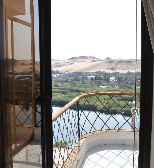 اتاق لوکس با بالکن و چشم‌انداز دریا, Aswan Nile Palace