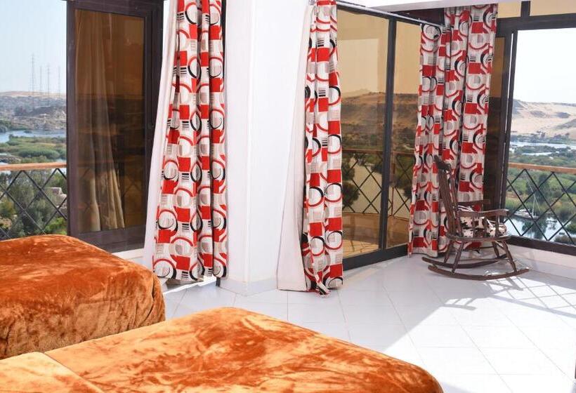 اتاق لوکس با بالکن و چشم‌انداز دریا, Aswan Nile Palace