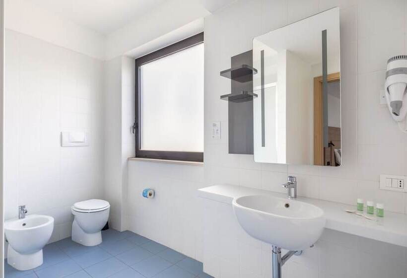اتاق سوپریور سه تخته, B&b Hotel Pomezia Roma