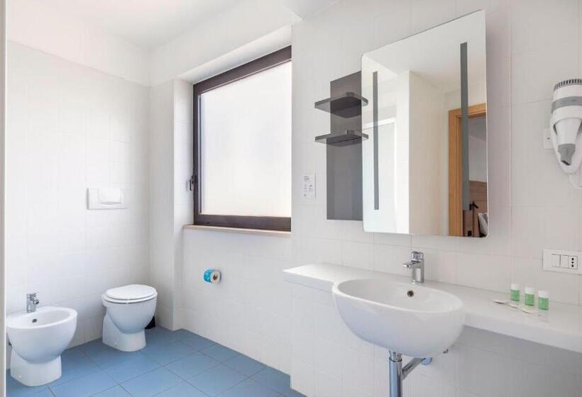 اتاق استاندارد, B&b Hotel Pomezia Roma