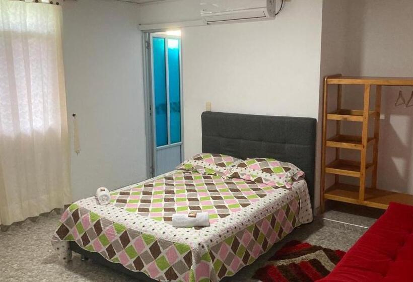 اتاق استاندارد سه نفره, El Broche