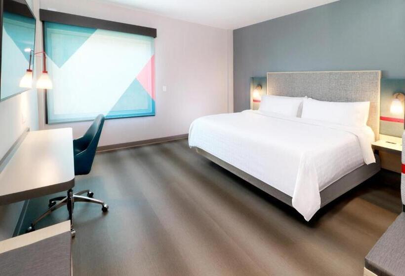 اتاق استاندارد با تخت بزرگ برای معلولان, Avid Hotels   Tijuana   Otay, An Ihg