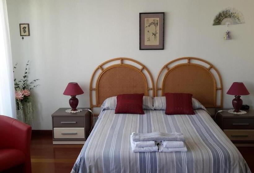 اتاق استاندارد با چشم‌انداز دریا, Chambre D Hôtes Danielle