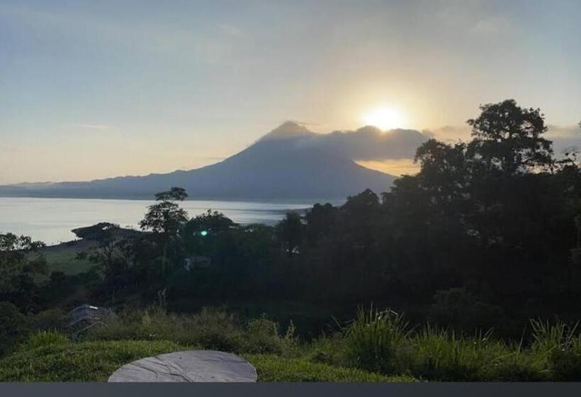 اتاق استاندارد با چشم‌انداز کوهستان, Sunset Inn