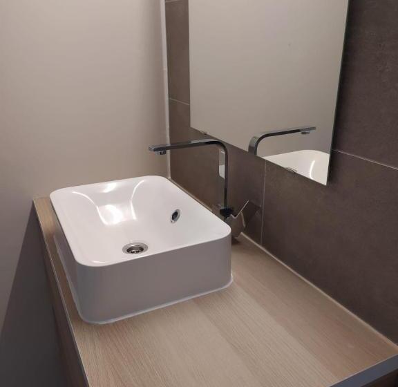 اتاق استاندارد چهار تخته, Casa Lommel