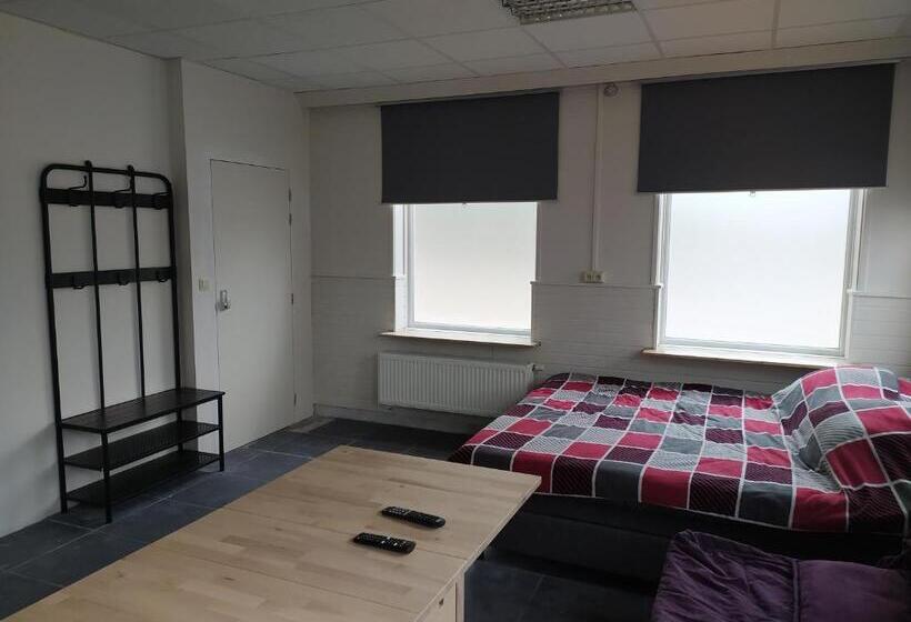 اتاق استاندارد چهار تخته, Casa Lommel