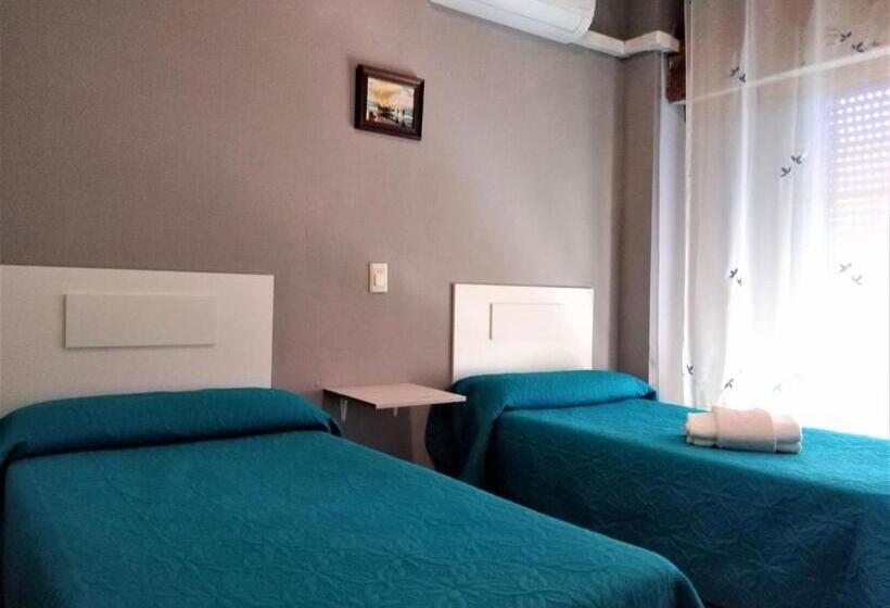 اتاق استاندارد با چشمانداز دریا, Vacansis Habitaciones De Hostal A Primera Linea De Playa En Cullera