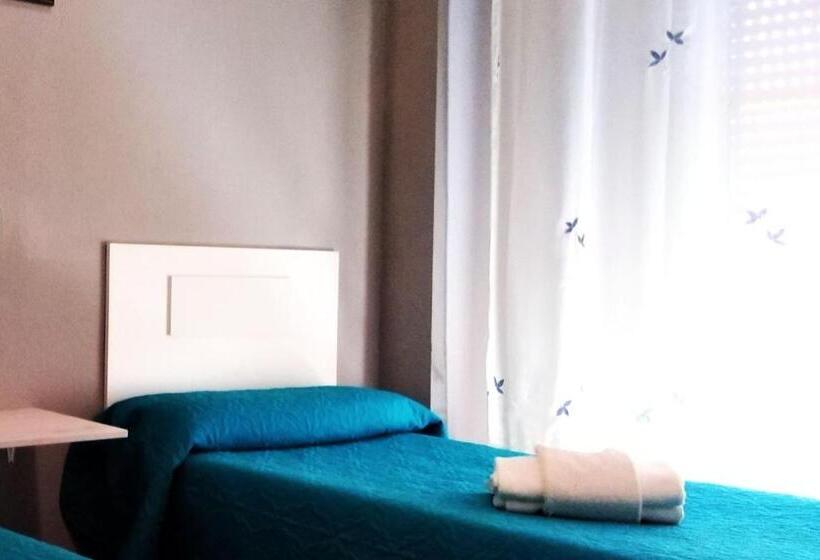 اتاق استاندارد یک تخته با سرویس بهداشتی مشترک, Vacansis Habitaciones De Hostal A Primera Linea De Playa En Cullera