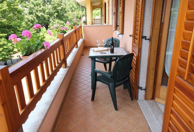 اتاق استاندارد با بالکن, Agriturismo Skerlj