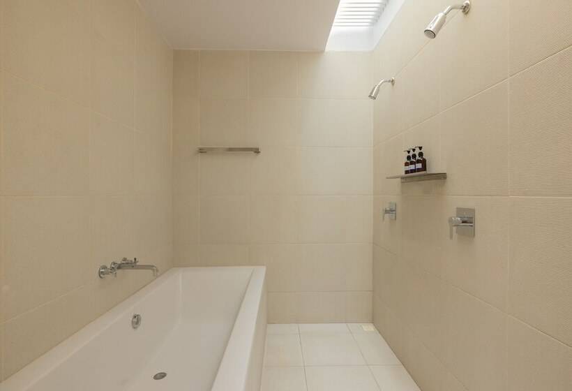 带泳池观景的豪华房, Explorar Koh Phangan   Adults Only Resort And Spa