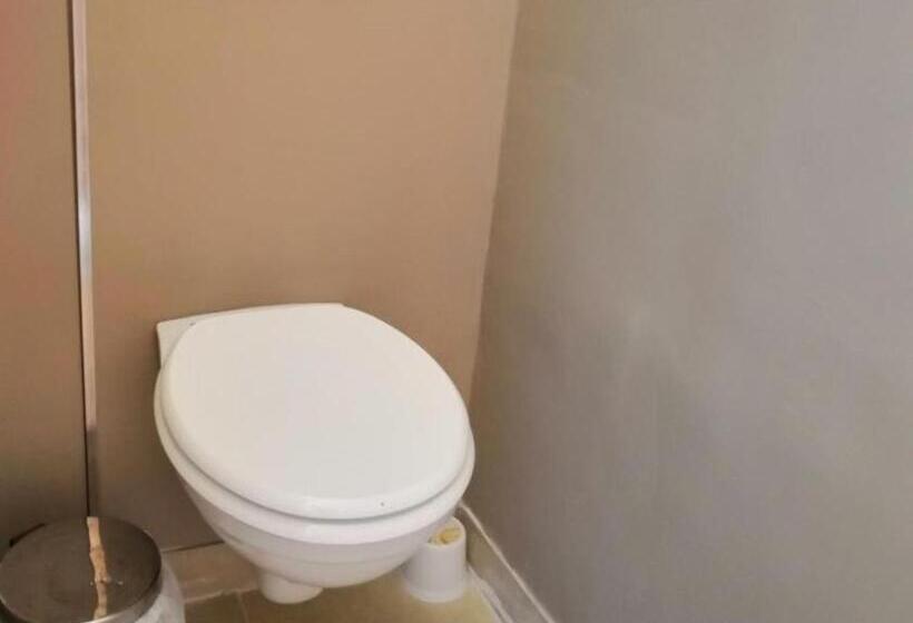 اتاق لوکس چهار تخته, Chambre D Hôtes Au Domaine Du Soleil Couchant
