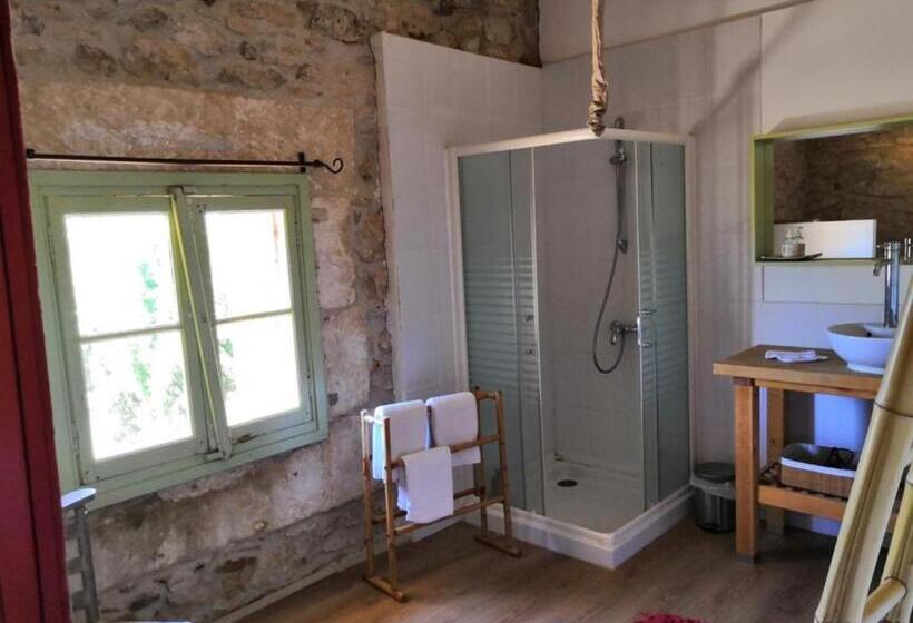 اتاق پریمیوم چهارنفره, Chambre D Hôtes Au Domaine Du Soleil Couchant
