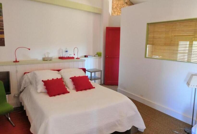 اتاق پریمیوم چهارنفره, Chambre D Hôtes Au Domaine Du Soleil Couchant