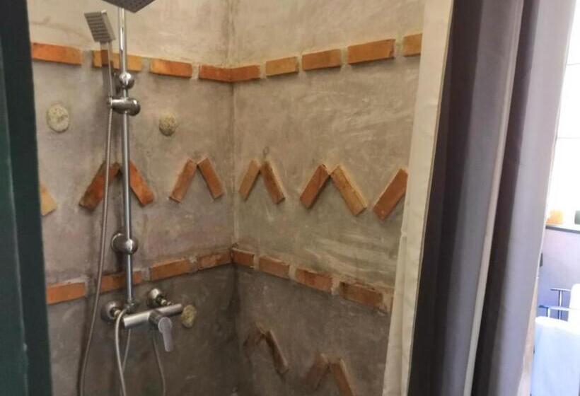 اتاق لوکس, Chambre D Hôtes Au Domaine Du Soleil Couchant