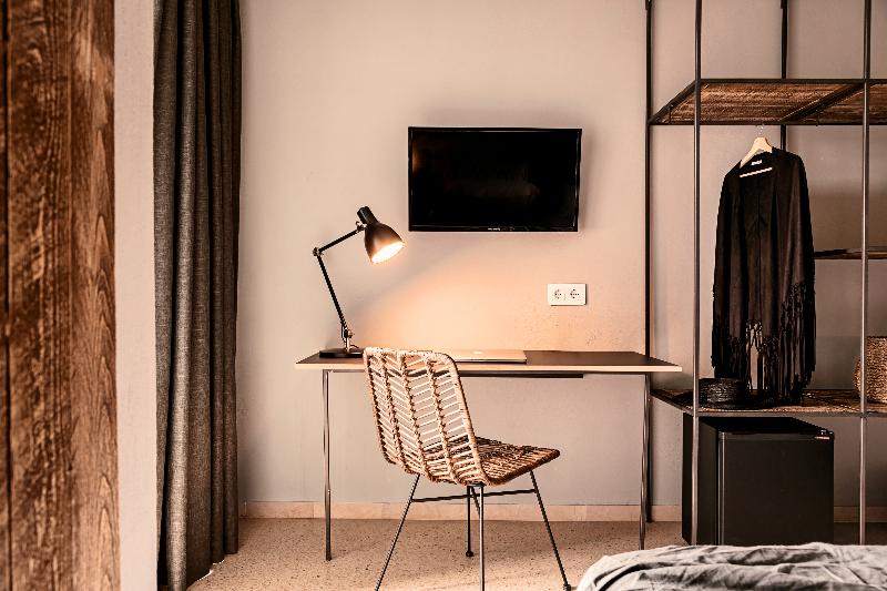 کلبه سوپریور, Hougoumont Hotel Fremantle