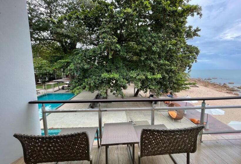 اتاق لوکس با چشم‌انداز دریا, Prasarnsook Villa Beach Resort
