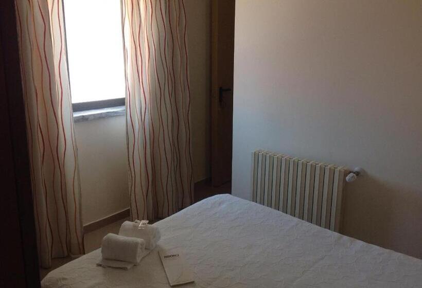 Standard Single Room, Ribeiro