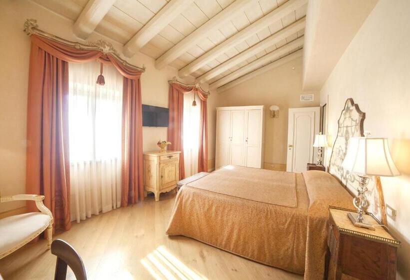 Quarto deluxe, Relais Fra' Lorenzo