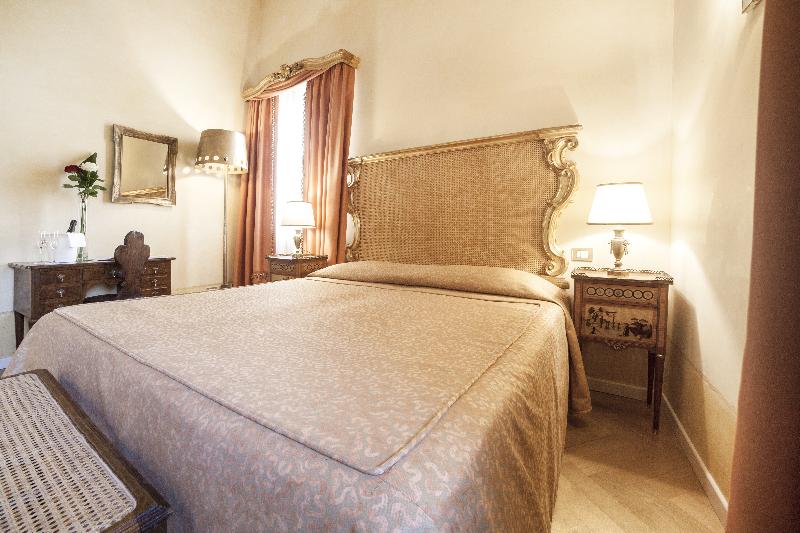 اتاق کلاسیک, Relais Fra' Lorenzo