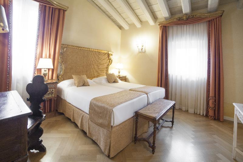 اتاق کلاسیک, Relais Fra' Lorenzo