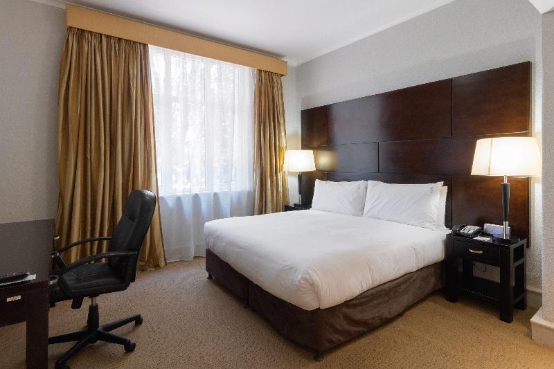 آپارتمان 3 خوابه, Sheffield Motor Inn