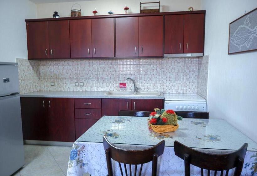 آپارتمان 1 خوابه با چشم‌انداز باغ, Sossinola