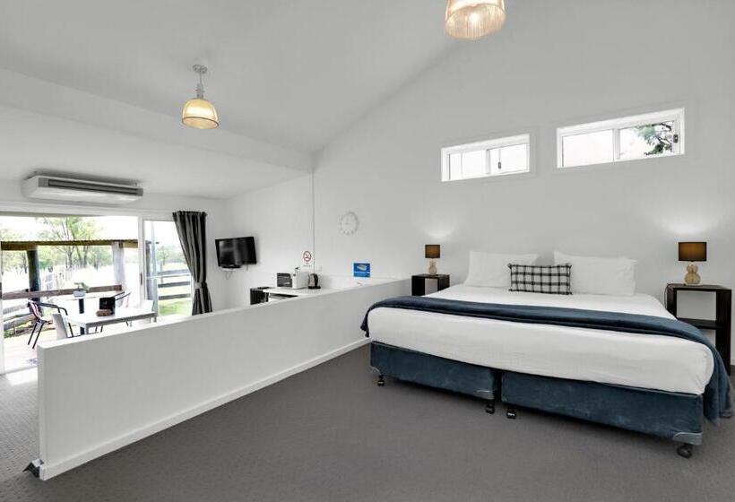 سوییت, Starline Alpacas Farmstay Resort