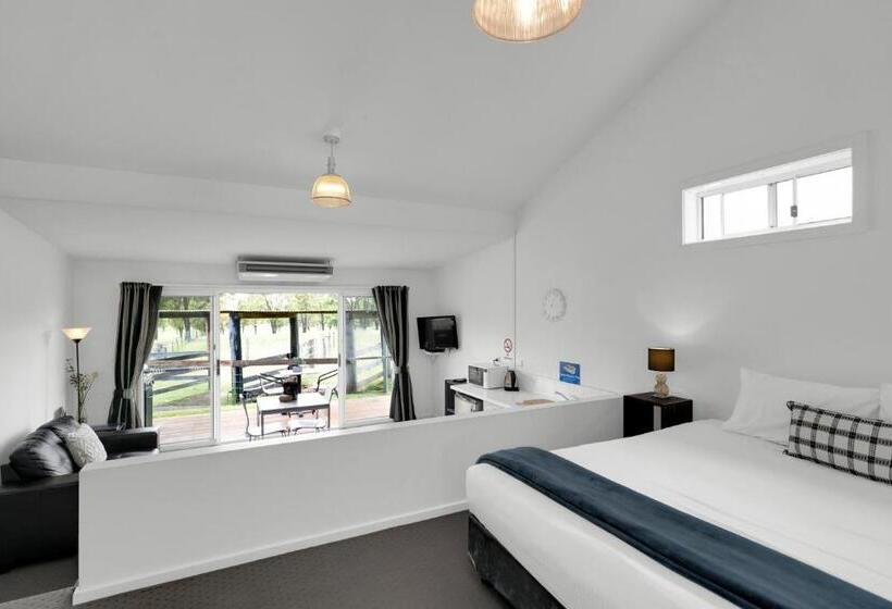 سوییت, Starline Alpacas Farmstay Resort