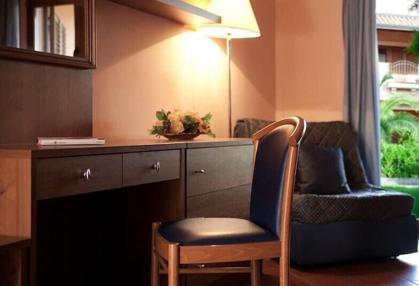استودیوی استاندارد, Tindari Resort & Marina Beach