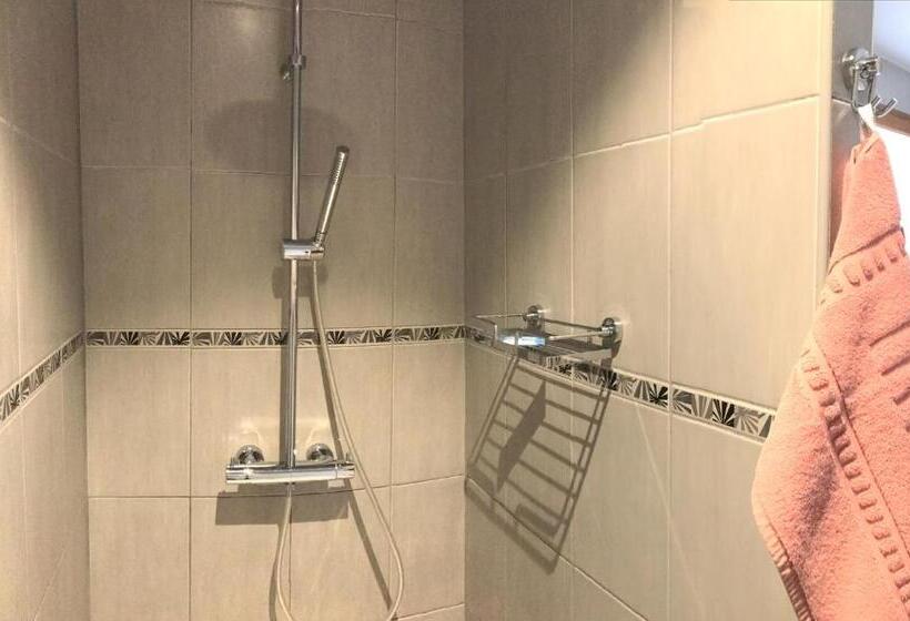 اتاق استاندارد با تخت بزرگ, B&b La Grande Dame