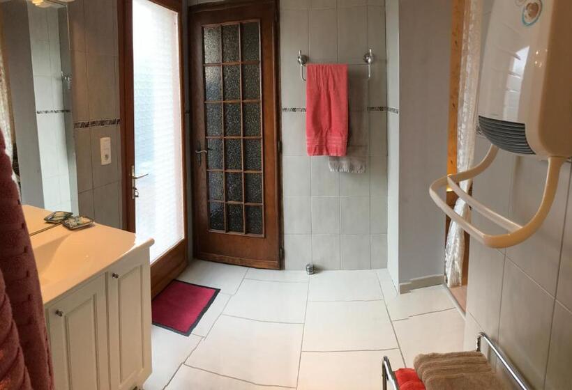 اتاق استاندارد با تخت بزرگ, B&b La Grande Dame