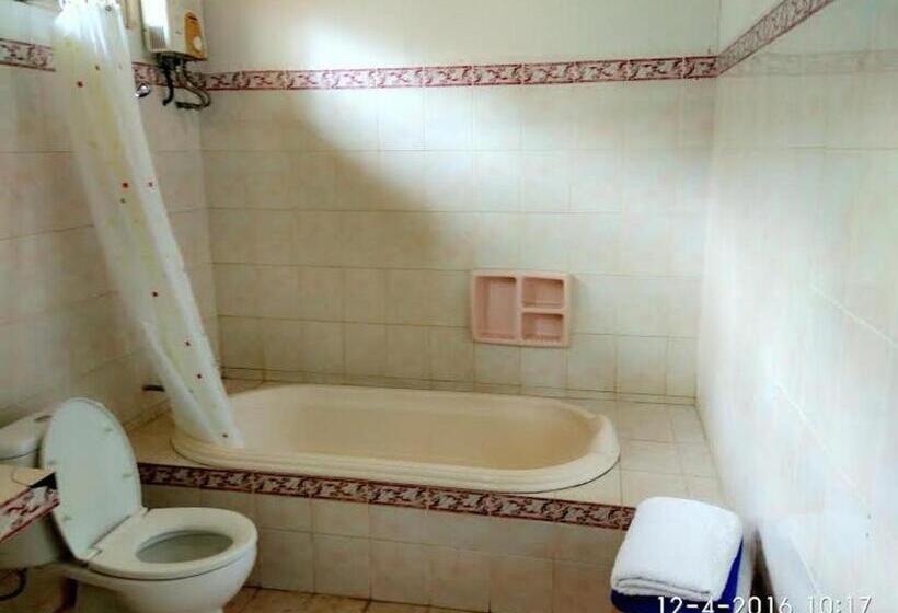 اتاق استاندارد با چشم‌انداز باغ, Sea World Club Beach Resort & Dive Center