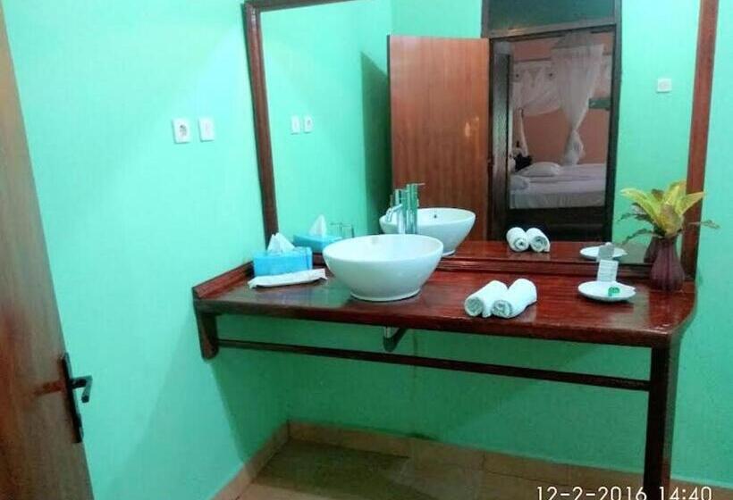 اتاق استاندارد چهارنفره با چشم‌انداز باغ, Sea World Club Beach Resort & Dive Center