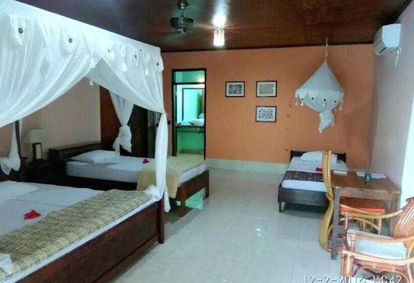 اتاق استاندارد چهارنفره با چشم‌انداز باغ, Sea World Club Beach Resort & Dive Center