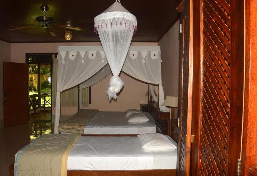 اتاق استاندارد چهارنفره با چشم‌انداز باغ, Sea World Club Beach Resort & Dive Center