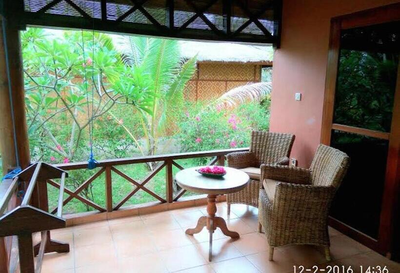 سوییت با چشم‌انداز دریا, Sea World Club Beach Resort & Dive Center