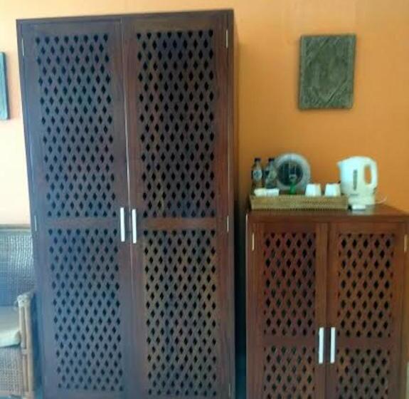 اتاق لوکس با چشم‌انداز دریا, Sea World Club Beach Resort & Dive Center