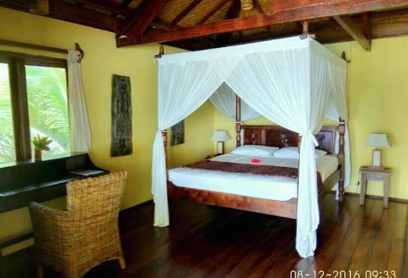 اتاق لوکس با چشم‌انداز دریا, Sea World Club Beach Resort & Dive Center