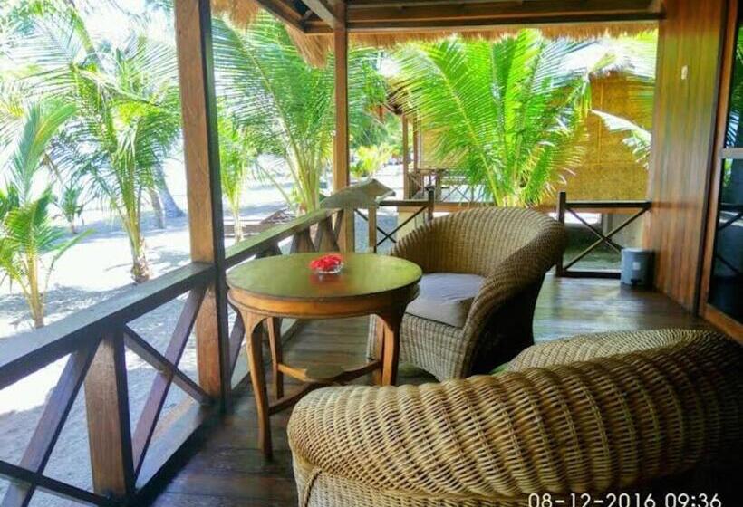 اتاق لوکس با چشم‌انداز دریا, Sea World Club Beach Resort & Dive Center