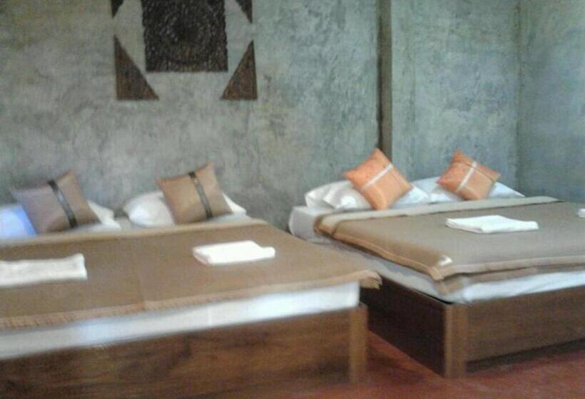 بنگله خانوادگی, Tamarind Grand Resort Mae Sariang